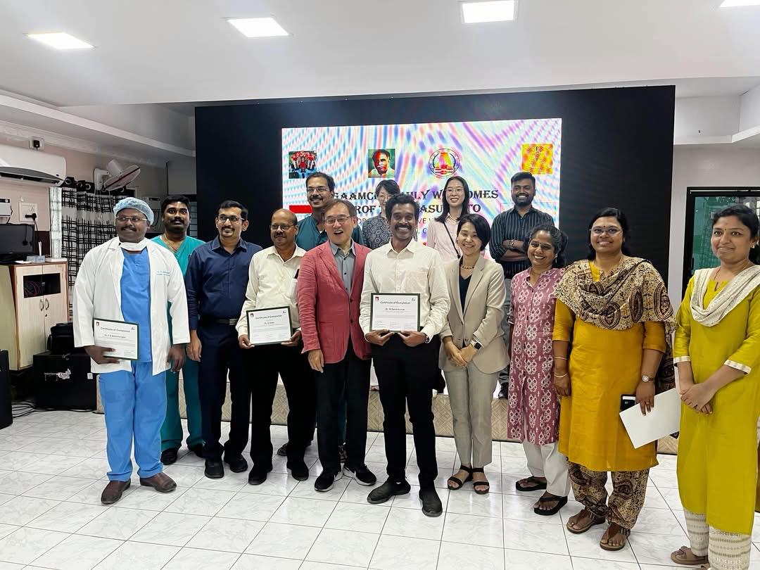 Group photo at advanced surgical training programme with international faculty